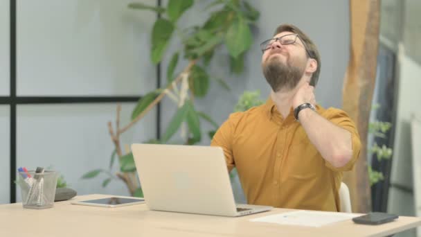 Middle Aged Businessman Having Neck Pain While Using Laptop — Vídeo de Stock