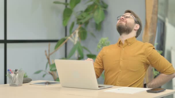 Middle Aged Businessman Having Back Pain While Using Laptop — Vídeo de Stock