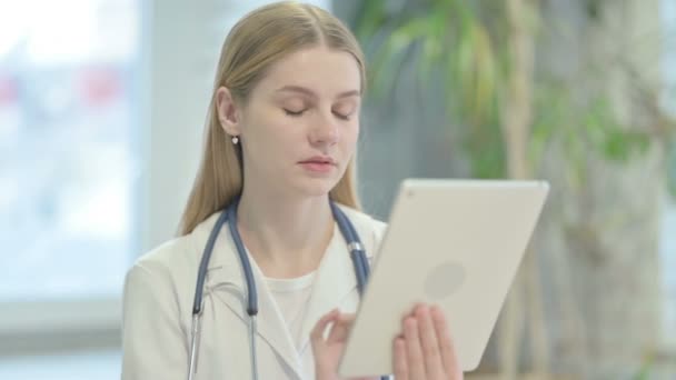 Portrait Young Doctor Browsing Tablet — Video Stock