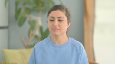 Beyin Fırtınası yapan Hintli Kadın 'ın Portresi