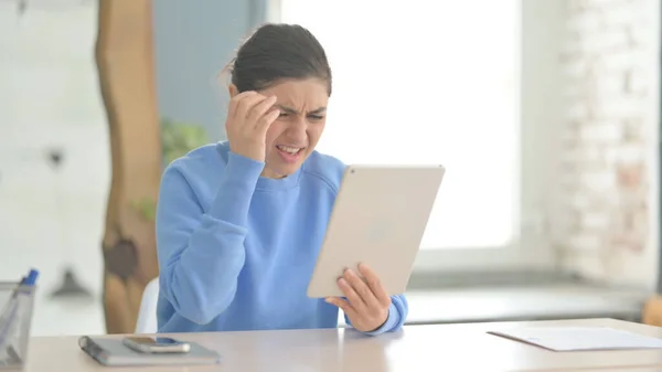 Shocked Indian Woman Reacting Loss Digital Tablet — Stock Photo, Image