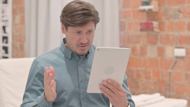 Yetişkin Adam Portresi Tabletteki Kayıp 'tan Altüst Oldu