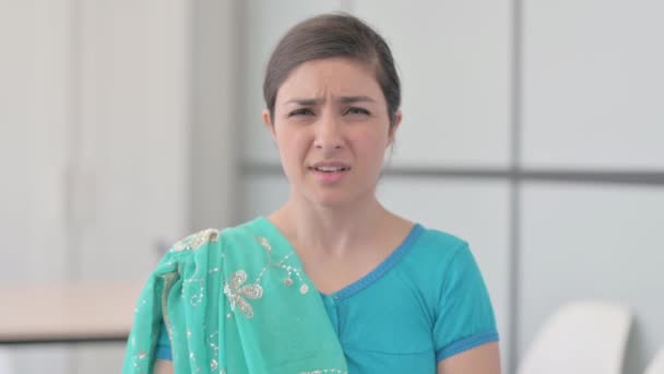 欲求不満を叫ぶインド人女性の肖像 — ストック動画