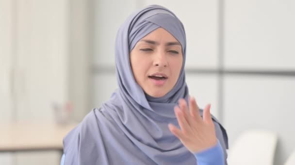 Портрет Жінки Мусульманки Хіджабі — стокове відео