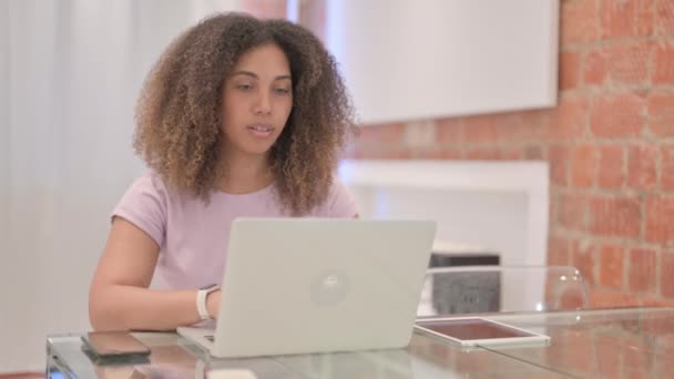 Africká Americká Žena Pracující Notebooku — Stock video