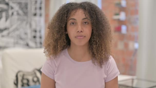 アフリカ系アメリカ人女性の肖像 — ストック動画