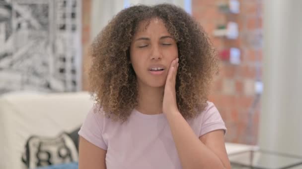 Portrét Afroamerické Ženy Bolestí Zubů — Stock video
