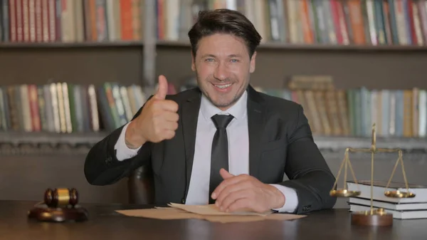Male Lawyer Doing Thumbs Office — Stock Photo, Image