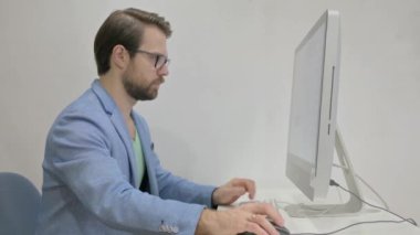 Masaüstünde çalıştıktan sonra ofisten çıkmak