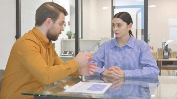 Man Giving Money Woman Shaking Hand — Stock Video