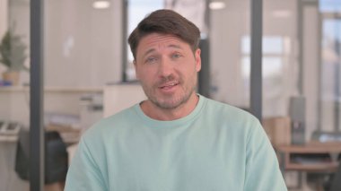 Video Sohbeti Yapan Konuşan Adam Portresi