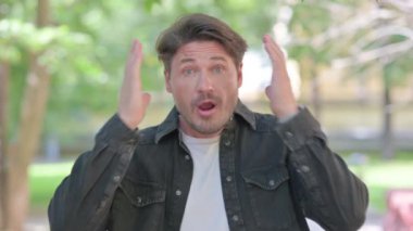 Ortaçağ Erkeğinin Dışardaki Kaybına Verdiği Tepkinin Portresi