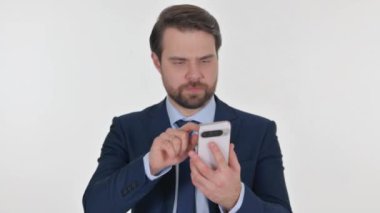 Beyaz Arkaplanda Telefon Kullanan Orta Çağ İşadamı