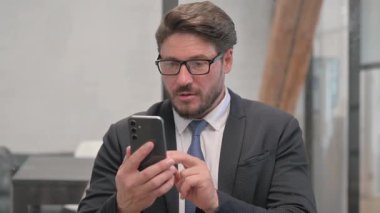 Çevrimiçi Kayıp Orta Çağ İşadamının Portresi Şok Oldu