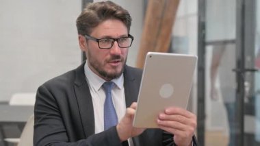 Tabletteki Ticari Kayıplara Küfreden Orta Çağ İşadamının Portresi