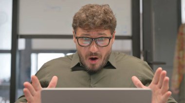 Laptop 'ta Kayıp Orta Çağ Adamı' nın Kapanışı