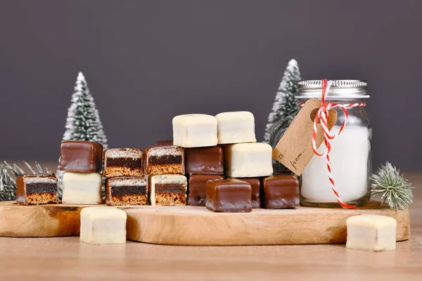 Doces Natal Chamados Dominosteine Comida Tradicional Alemã Composta Por Pão — Fotografia de Stock