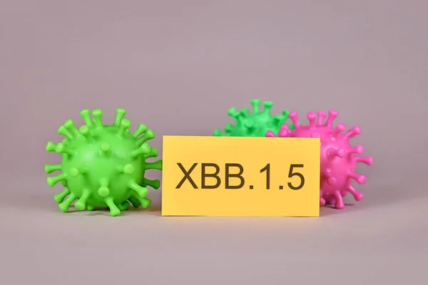 Nowa Koncepcja Mutacji Wirusa Podwariantu Omicron Xbb Modelem Wirusa Tekstem — Zdjęcie stockowe