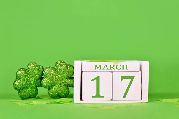 Patricks Day Holiday Calendar Date March 17Th Shamrocks Green Background — Zdjęcie stockowe