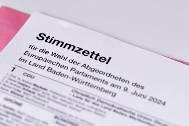 Almanya - Mayıs 2024: Avrupa Parlamentosu Seçimleri için Alman oy pusulası. Almancada 'Europawahl'