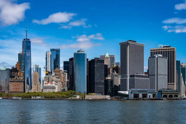New York Limanı 'ndan Lower Manhattan Skyline görüntüsü