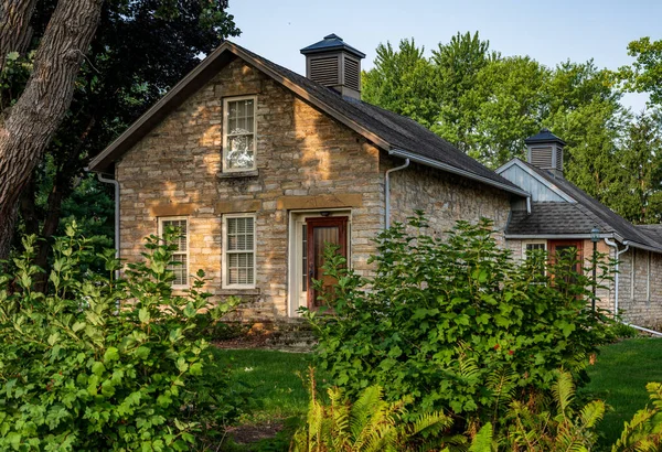 Rochester, Minnesota 'daki Kasabanın Kıyısındaki Tarihi Taş Ev