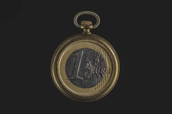 Tempo Dinheiro Imagem Conceitual Relógio Bolso Antigo Com Uma Moeda — Fotografia de Stock