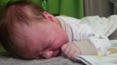 Bebek uyuduktan sonra uyuyor.