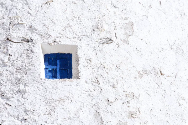 Yel Değirmeninin Küçük Mavi Penceresinin Ayrıntıları — Stok fotoğraf