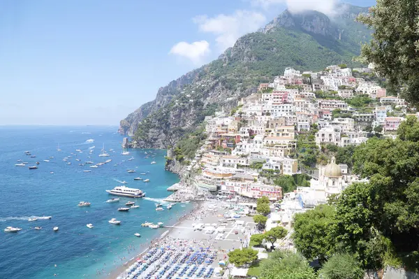 İtalya 'nın Campania kentindeki Amalfi Sahili' ndeki Positano manzarası