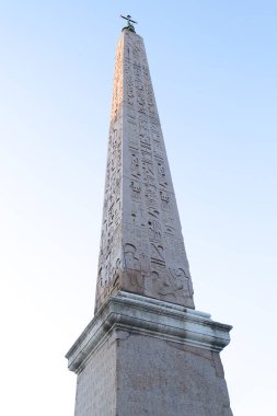 Dikilitaş, Piazza del Popolo Roma, İtalya