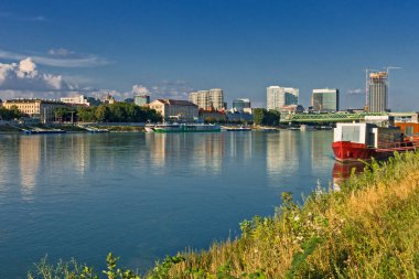 Bratislava, Slovakya 'da Tuna seti.