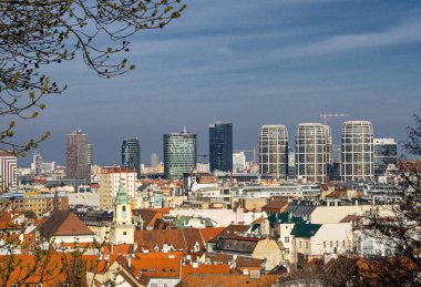 Panorama Bratislava, Nivy Kulesi, Eurovea Kulesi, eski belediye kulesi, Bratislava, Slovakya.