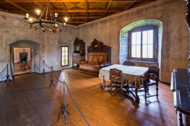 Oravsky Podzamok 'taki Orava Kalesi' nin içi, tarihi mobilyalar, Slovakya.