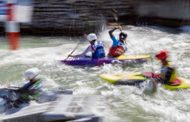 Cunovo 'da vahşi su, Kayak haçı, Bratislava, Slovakya.