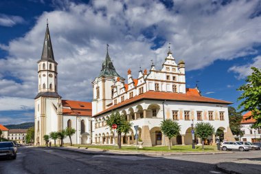 Levoca 'daki Tarihi Meydan, St. James' teki Gotik Baziliya, Rönesans Belediye Binası, freskler, UNESCO, Slovakya.