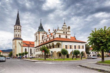 Levoca 'daki Tarihi Meydan, St. James' teki Gotik Baziliya, Rönesans Belediye Binası, freskler, UNESCO, Slovakya.