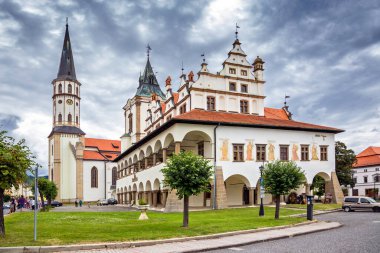 Levoca 'daki Tarihi Meydan, St. James' teki Gotik Baziliya, Rönesans Belediye Binası, freskler, UNESCO, Slovakya.