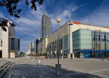 Bratislava 'daki Eurovea kulesi, Slovakya' daki mağaza,.