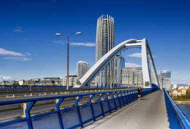 Apollo Köprüsü, Eurovea Alışveriş Merkezi Bratislava, Slovakya.