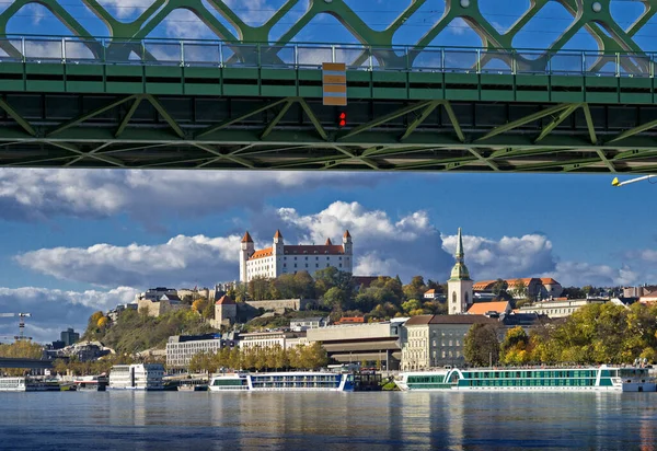 Bratislava Şehir Manzarası Tuna Nehri Stary Most Kale Slovakya - Stok İmaj