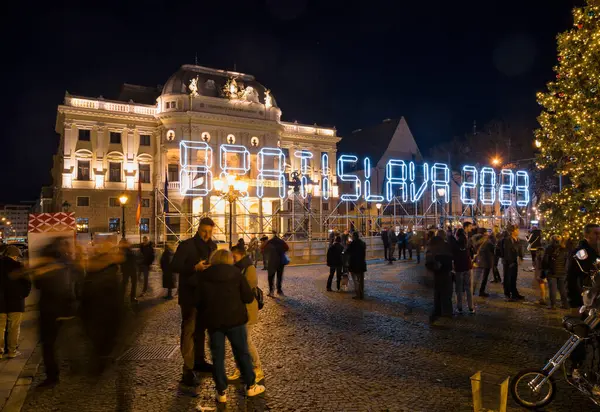 Eski yıla elveda, Ulusal Tiyatro, Bratislava, Slovakya.