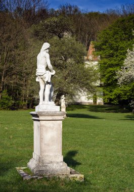 Cerveny kamen 'deki süvariler, Azizler Heykeli, Slovakya.