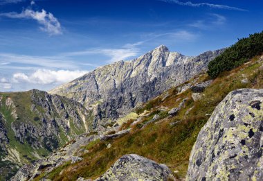 Slovakya 'da Yüksek Tatras, Solisko' nun önünden Krivan Tepesi.