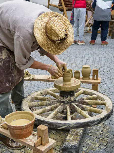 Kil kapları, el sanatları günleri, Bratislava, Slovakya.