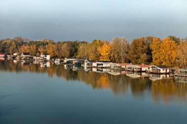 Bratislava, Slovakya 'da Tuna' da Hausbotlar.