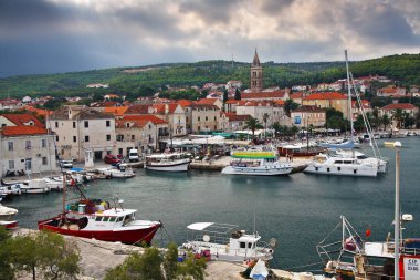 Seaside Island Brac, Hırvatistan 'ın Supetar Kenti.