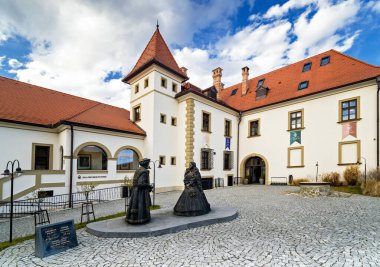 Bratislava yakınlarındaki Svaty Jur 'daki Palffy Sarayı, Katarina Palffy ve Stefan Ileshazy, Slovakya.