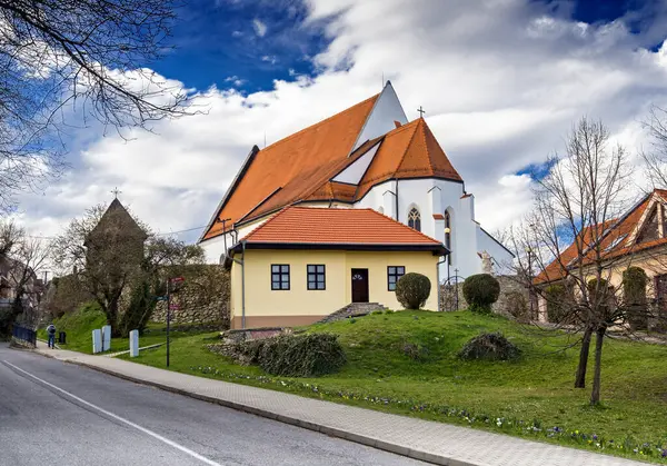 St. George Kilisesi, Bratislava yakınlarındaki Svaty Jur 'daki Roma Katolik Kilisesi, Slovakya, mimarlık, tarih, Svaty Jur, Gotik Tarz, Gotik, Aziz Juraj, Kilise