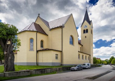 Cifer, Slovakya 'daki Aziz Michal Katolik Kilisesi.